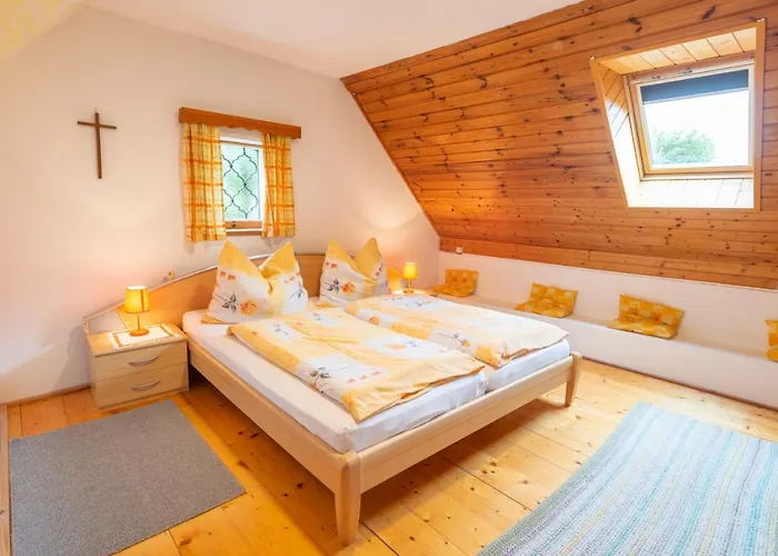 Bio-hof Windhaber Farm stay *